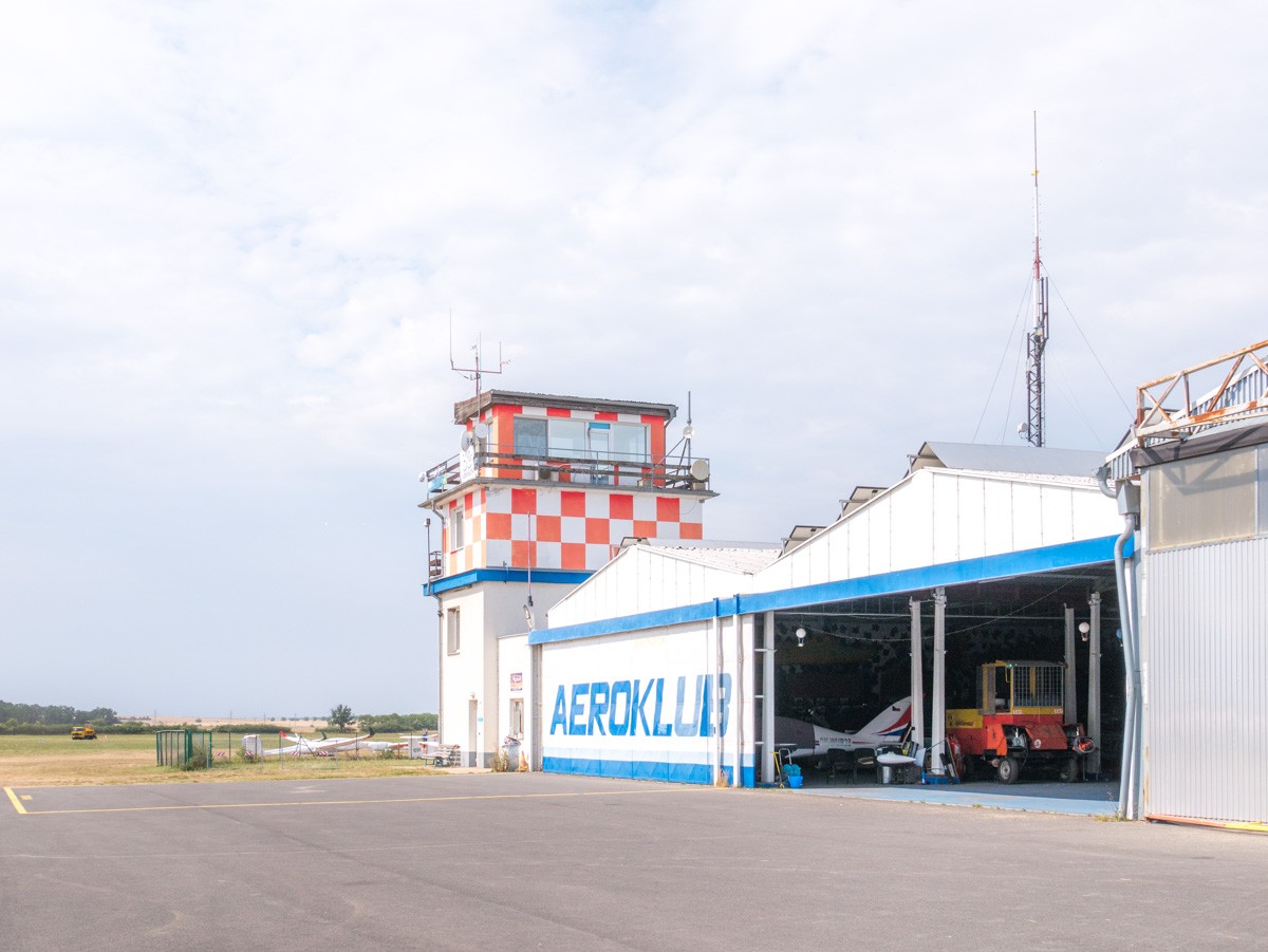 0002 220729 kamp aeroklub roudnice nab ladem  0002 220729 kamp aeroklub roudnice nab ladem