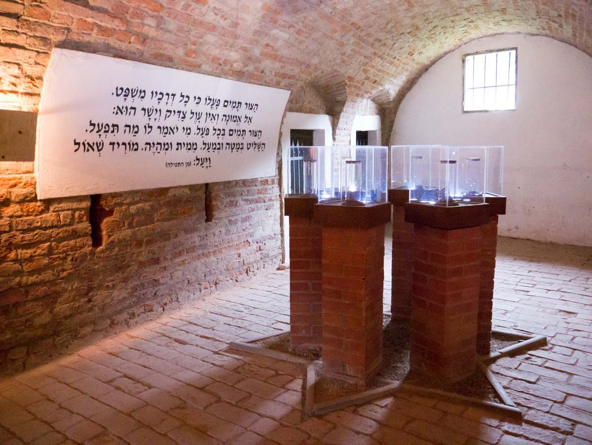 220730 theresienstadt columbarium begraafplaats 0012 220730 theresienstadt columbarium begraafplaats 0012