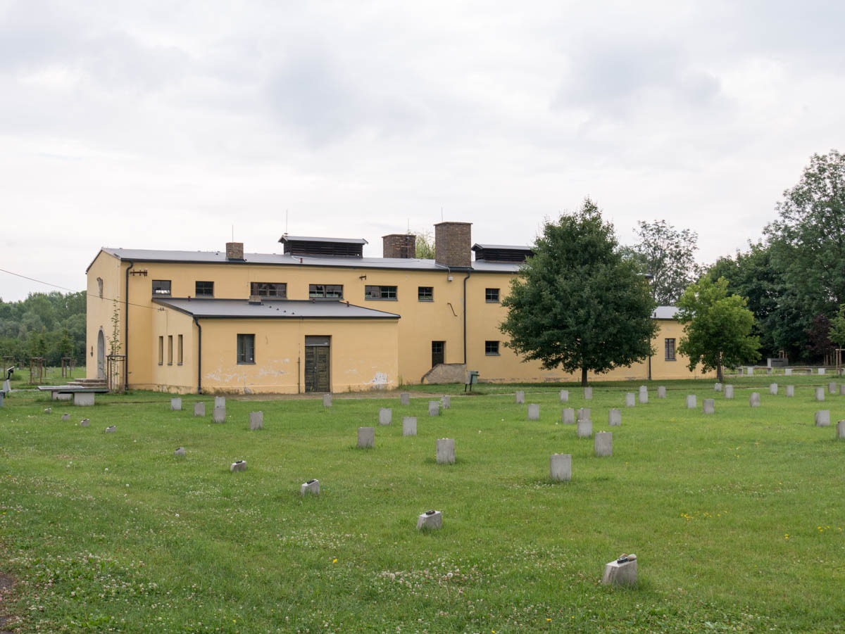 220730 theresienstadt columbarium begraafplaats 0027 220730 theresienstadt columbarium begraafplaats 0027